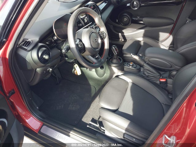 2021 MINI HARDTOP WMWXU9C02M2N40069 Photo 4