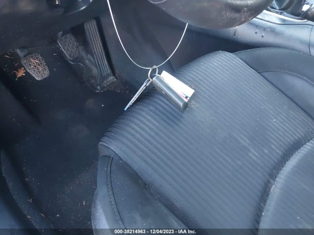 JM1BM1L79E1168328 Mazda Mazda3 I Touring