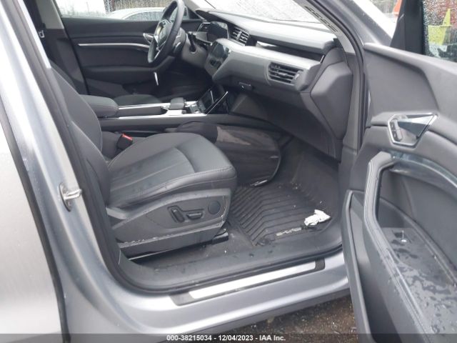 WA1AAAGE2NB023987 Audi E-tron Premium Quattro