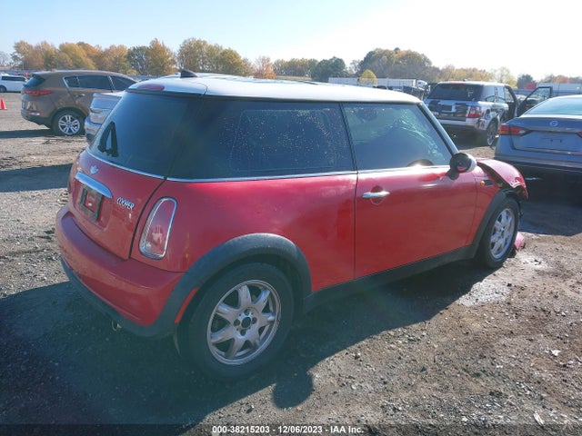 2006 MINI COOPER WMWRC33506TK15714 Photo 3