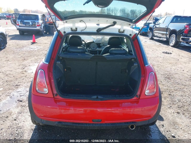 2006 MINI COOPER WMWRC33506TK15714 Photo 7