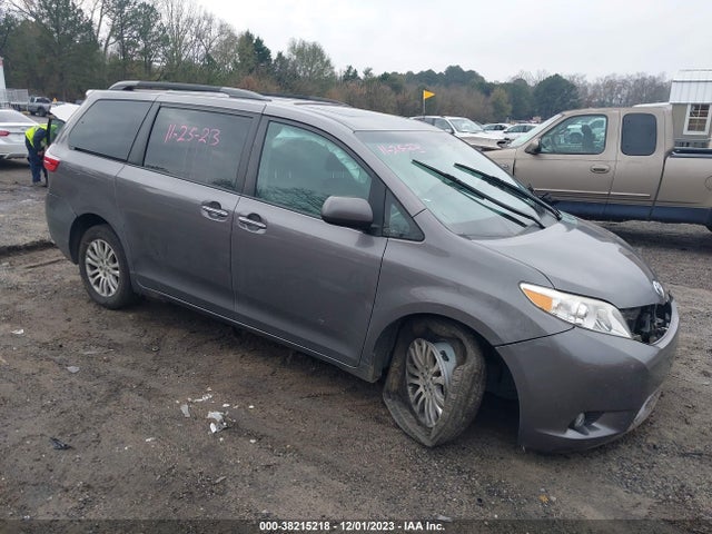 Toyota Sienna Xle 8 Passenger 2017 5TDYZ3DC3HS883115 главное изображение