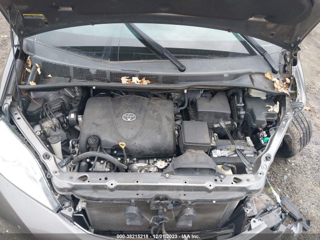 Toyota Sienna Xle 8 Passenger 2017 5TDYZ3DC3HS883115 Image 10