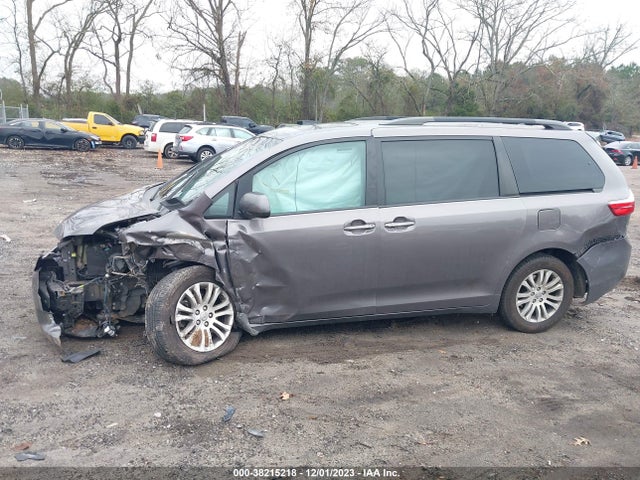 Toyota Sienna Xle 8 Passenger 2017 5TDYZ3DC3HS883115 Image 15