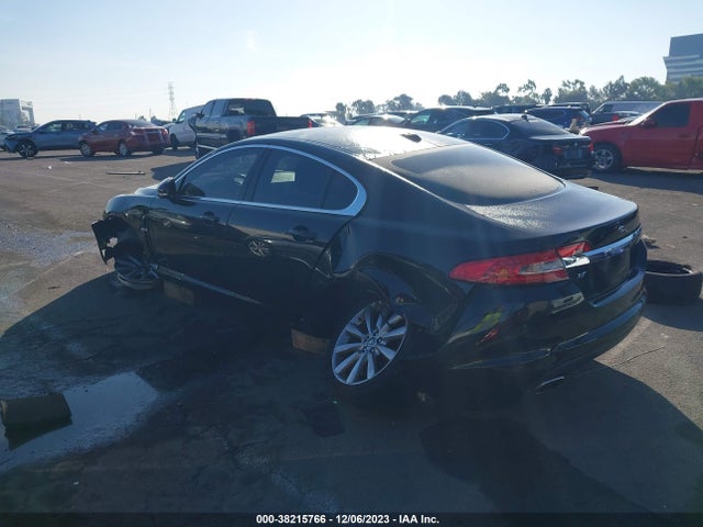 2010 JAGUAR XF SAJWA0GB7ALR57161 Photo 2