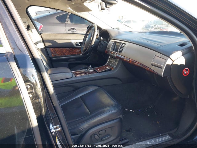 2010 JAGUAR XF SAJWA0GB7ALR57161 Photo 4