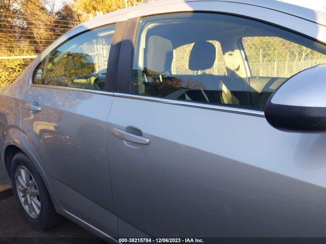 Chevrolet Sonic Lt Auto 2017 1G1JD5SHXH4142345 Image 13