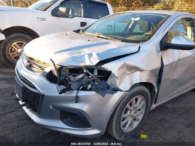 Chevrolet Sonic Lt Auto 2017 1G1JD5SHXH4142345 Image 6