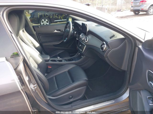 2019 MERCEDES-BENZ CLA WDDSJ4GB5KN723164 Photo 4