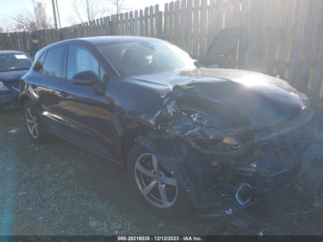 2018 PORSCHE MACAN WP1AA2A56JLB17913 Photo 0