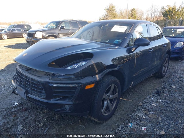 2018 PORSCHE MACAN WP1AA2A56JLB17913 Photo 1
