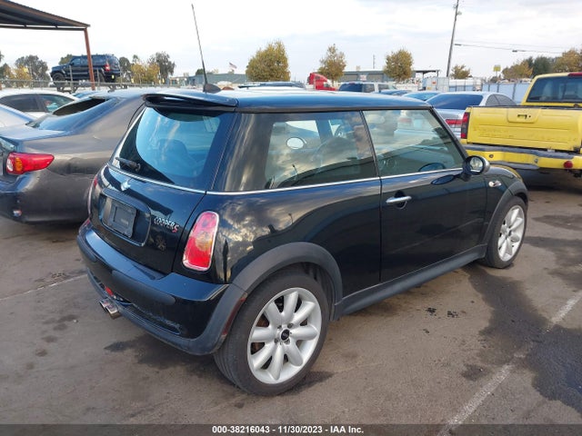 2005 MINI COOPER S WMWRE33535TG99339 Photo 3