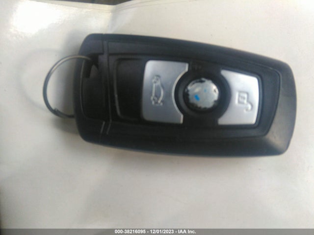 BMW 320i Xdrive 2015 WBA3C3G51FNS74260 Image 11