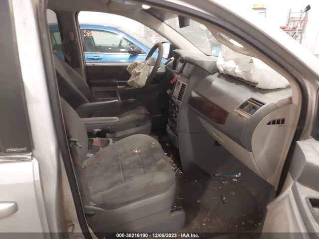 2010 CHRYSLER TOWN & COUNTRY LX VIN: 2A4RR2D14AR357047