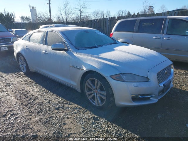 2016 JAGUAR XJ SAJWJ2GDXG8W03305 Photo 0