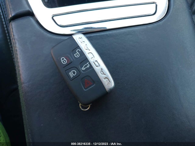 2016 JAGUAR XJ SAJWJ2GDXG8W03305 Photo 10