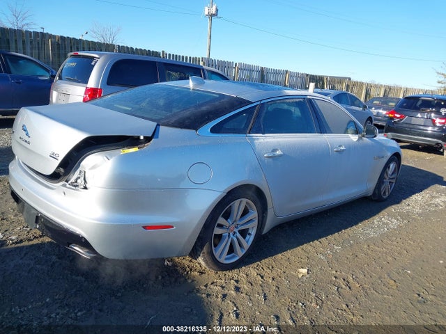 2016 JAGUAR XJ SAJWJ2GDXG8W03305 Photo 3