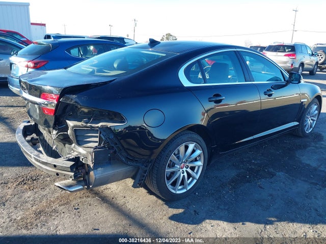 2015 JAGUAR XF SAJWA0FS7FPU87635 Photo 3