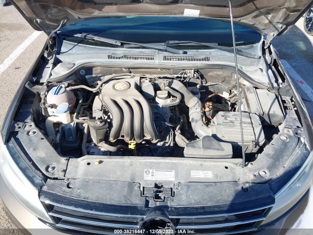 3VW2K7AJ0FM201838 Volkswagen Jetta 2.0l S