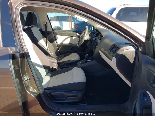 3VW2K7AJ0FM201838 Volkswagen Jetta 2.0l S