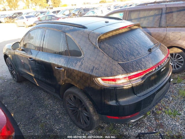 2021 PORSCHE MACAN WP1AA2A56MLB02476 Photo 2