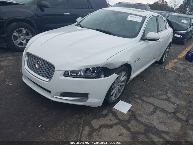 2015 JAGUAR XF SAJWA0FSXFPU78900 Photo 1