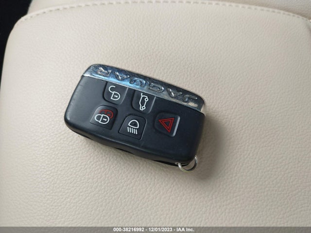 2018 JAGUAR F-PACE SADCJ2FXXJA257130 Photo 10