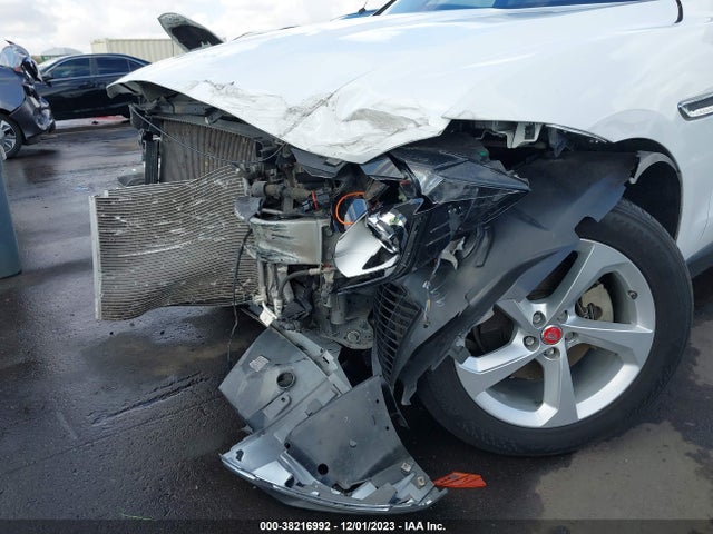 2018 JAGUAR F-PACE SADCJ2FXXJA257130 Photo 5