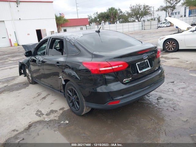 Ford FOCUS SE 2016 1FADP3F23GL264609 Image 3