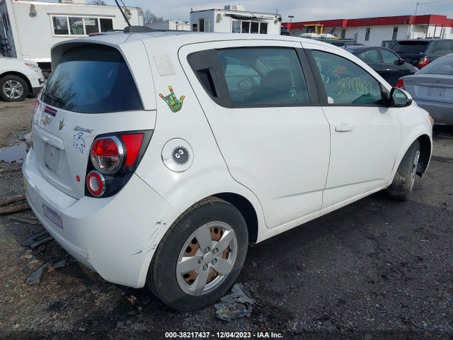 Chevrolet Sonic Ls Auto 2015 1G1JA6SGXF4185974 Image 4