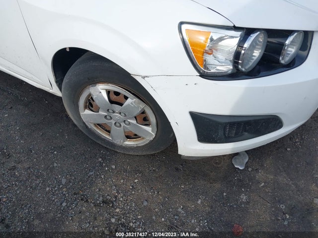 Chevrolet Sonic Ls Auto 2015 1G1JA6SGXF4185974 Image 6