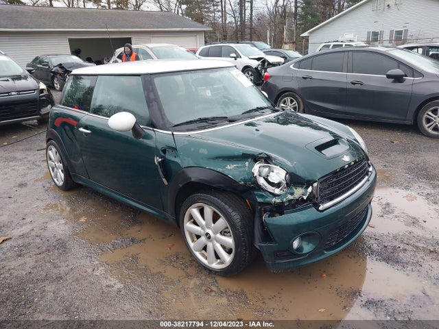 2007 MINI COOPER S WMWMF73527TT83722 Photo 0