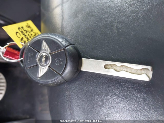 2006 MINI COOPER S WMWRE33506TJ37588 Photo 10