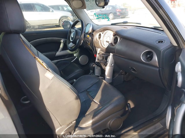 2006 MINI COOPER S WMWRE33506TJ37588 Photo 4