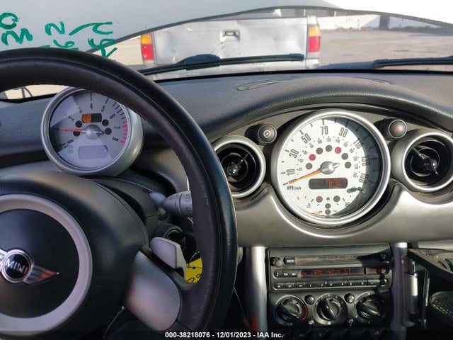 2006 MINI COOPER S WMWRE33506TJ37588 Photo 6