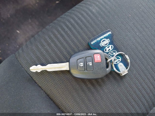 Toyota RAV4 LE 2018 JTMBFREV0JJ220671 Image 11