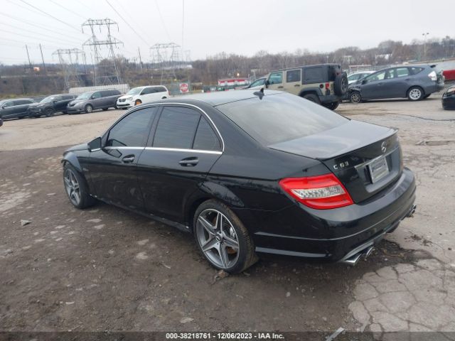 2011 MERCEDES-BENZ C 63 AMG WDDGF7HB9BF544367 Photo 2