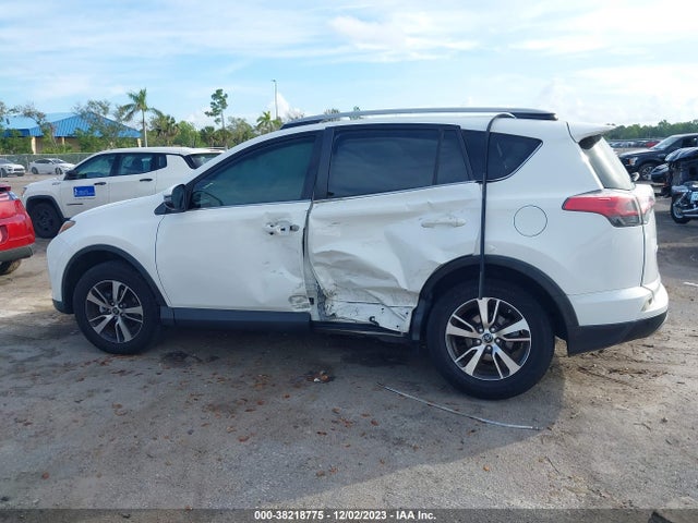 2018 TOYOTA RAV4 XLE VIN: JTMWFREV5JJ152756