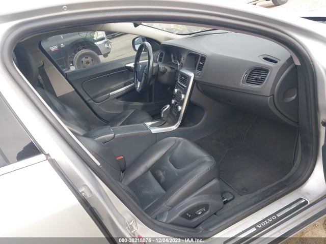 YV1612TK6F1342310 Volvo S60 T5 Premier