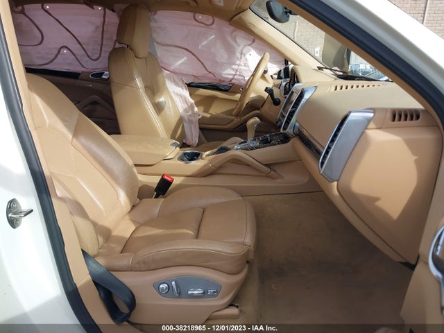 2011 PORSCHE CAYENNE WP1AB2A29BLA41995 Photo 4