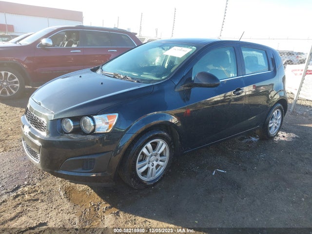 Chevrolet Sonic Lt Auto 2015 1G1JC6SH2F4101990 Image 2