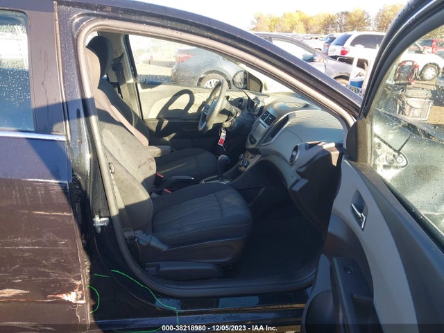 Chevrolet Sonic Lt Auto 2015 1G1JC6SH2F4101990 Image 5