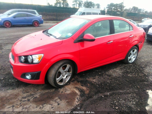 Chevrolet Sonic Ltz Auto 2015 1G1JE5SB1F4110874 Image 2