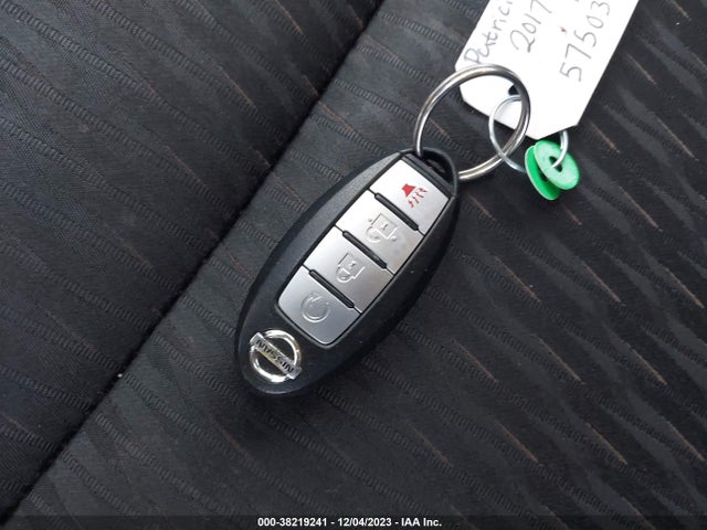 2017 NISSAN ROGUE SV VIN: KNMAT2MV3HP575032