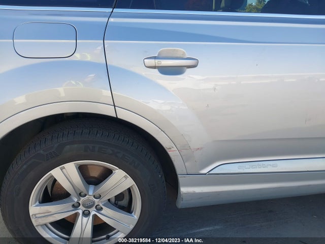 WA1LHAF74JD047858 Audi Q7 2.0t Premium