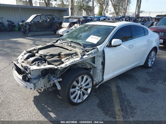 2011 JAGUAR XF SAJWA0GB0BLR97728 Photo 1