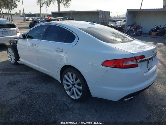 2011 JAGUAR XF SAJWA0GB0BLR97728 Photo 2