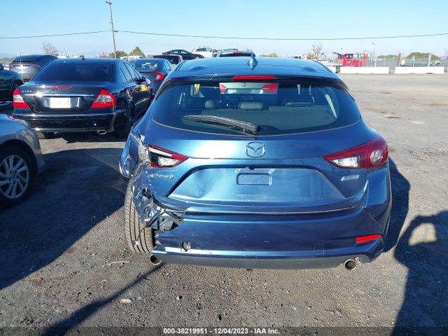 Mazda py 2017 3MZBN1M30HM137708 Image 28