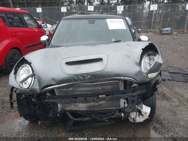 2007 MINI COOPER S VIN: WMWMF73577TV31332