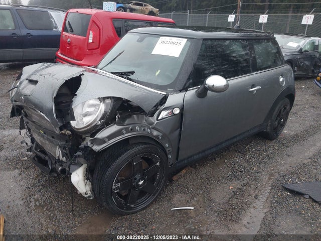 2007 MINI COOPER S WMWMF73577TV31332 Photo 1